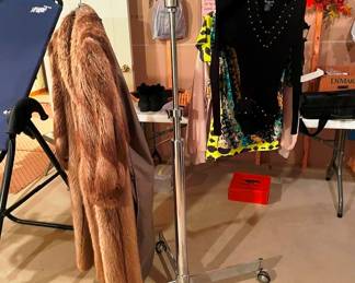 Nice chrome clothing round rack