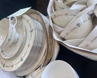 Service for 8 Lennox china set