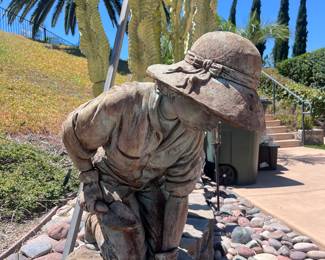 Heavy cement statues