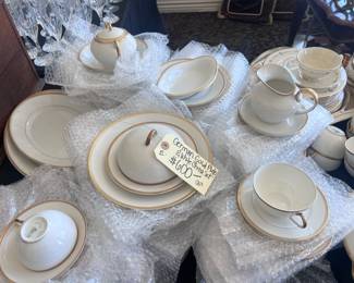 Serves 8000 Bavarian china set! HUGE AMOUNT! Gold and Paris White
