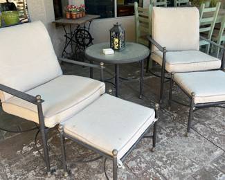 Patio 2 Chairs & Ottomans w Side Table