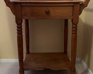 Antique Washstand w Drawer