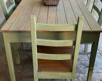 Patio Table w 6 chairs