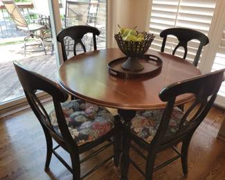 Pottery Barn table & 4 chairs