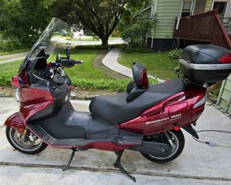 2007 Suzuki Burgman. HIGHEST & BEST BY WEDNESDAY, AUGUST 7th @ 3:00.