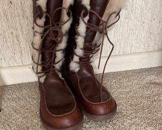 Ugg boots W8 hardly worn