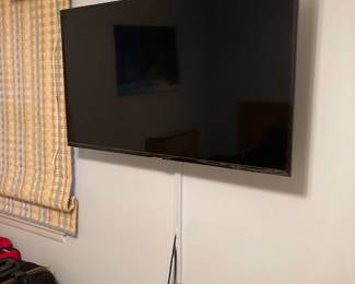 All flat screens and monitors in house work 