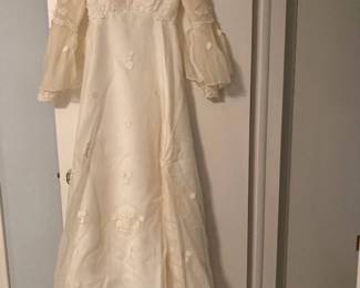 1970's wedding dress impressive condition