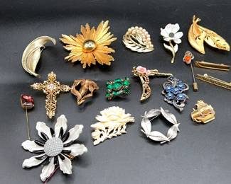 Collection Of Vintage Broaches