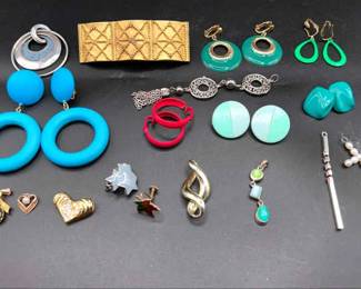 Miscellaneous Costume Jewlery Collection