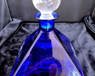 Decorative Blue Art Design Pyramid Shaped