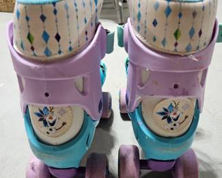 Frozen Roller Skates 