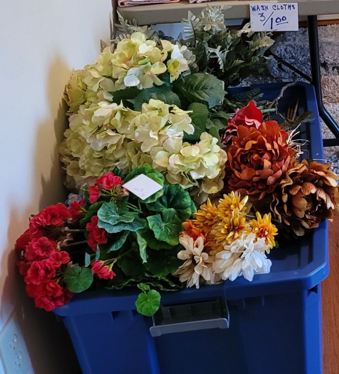 Many Christmas, fall and other florals