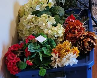 Many Christmas, fall and other florals