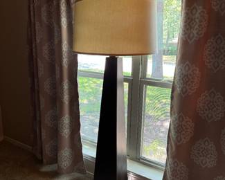 tall standing lamp. very nice. 