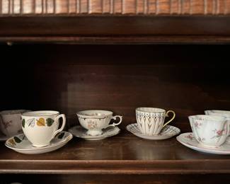 vintage teacups & saucers. 