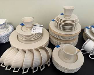 Lenox Cretan 61 Piece set