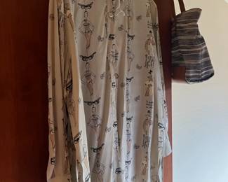 Unmarked clothing