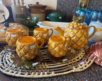 Pineapple Kettle and Cups