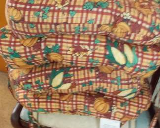 4 Chair cushions