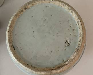 Antique Chinese blue and white ginger jar vase - late Ming Qing dynasty.