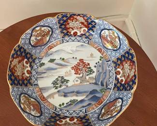 Vintage Japanese porcelain Arita Kozan Gama plate.