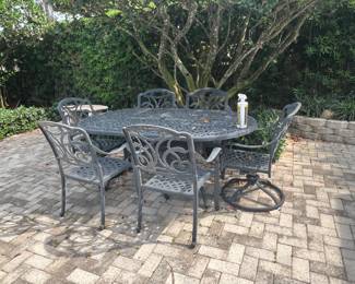 Outdoor dining set 