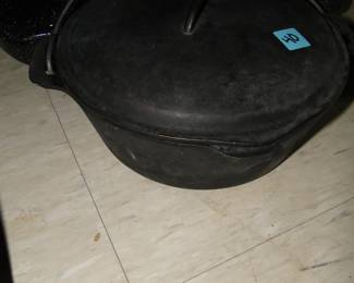 Large vintage, cast iron Dutch Oven