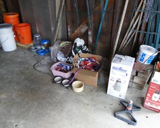 Sprayers and bungee cords