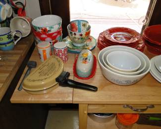 Pyrex, and the world's first omelet maker