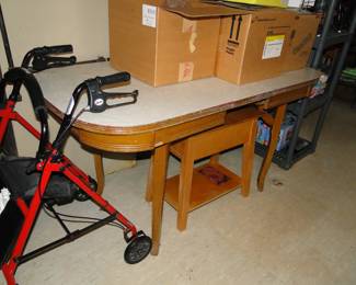 Outstanding vintage table that slides out