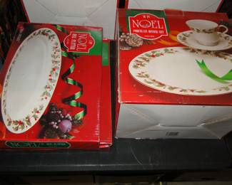 Complete dinner sets, or you can use them for breakfast and lunch too, rules are meant to be broken sometimes, when it comes to dinner sets