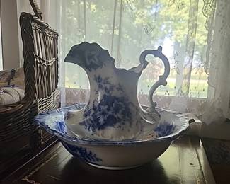 Grindley and Co. 1890s pitcher and wash bowl. Excellent condition!