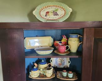 Pfaltzgraff The Secrets of Pistoulet by Jana Kolpen, large collection!
Beautiful corner display cabinet, antique