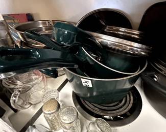 #72	Green Wearever - 7 pc	 $20.00 
