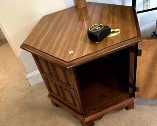 #38	Octagonal End Table w/1 door	 $30.00 
