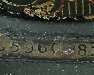 #32	Singer Sewing Machine in Singer Cabinet w/6 carved drawers 	 $100.00 
