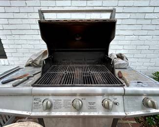#98	Brinkman Gas Grill w/3 burners & Side Burner - 57" W	 $40.00 
