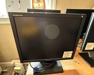#77	Samsung Syncmaste 930B Monitor - 19"	 $40.00 
