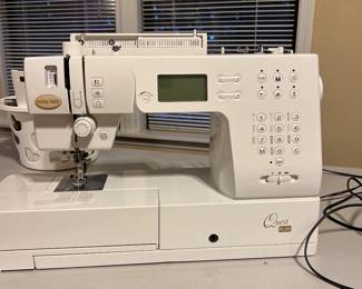 Babylock Quest Plus w/ Babylock extension table