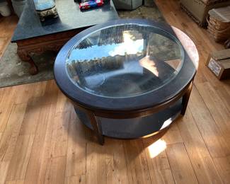 Round coffee table 