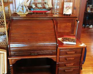 Antique S Rolltop Desk