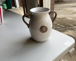 Ceramic vase 