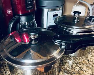 Pressure cookers, Coffee makers, Instapots.  These are BRAND NEW CONDITION.  I'm not sure she ever used any of these.