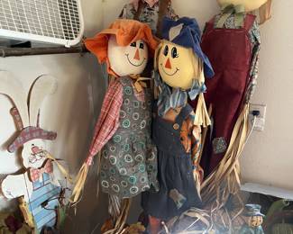 Scarecrows and other Holiday Yard Art.