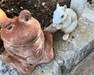 Yard Art. Animal Decor.