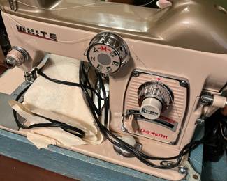 Vintage 1960 White Fair Lady 764 Machine.  Excellent condition with carrying case.