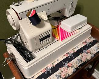 NELCO  Sewing Machine.  Steel.  Japan.  Excellent condtion.