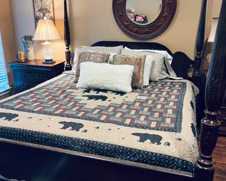 4 poster bed.  King size. Antique. Beautiful condition.