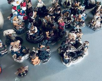 Boyd's Bears Collectibles.